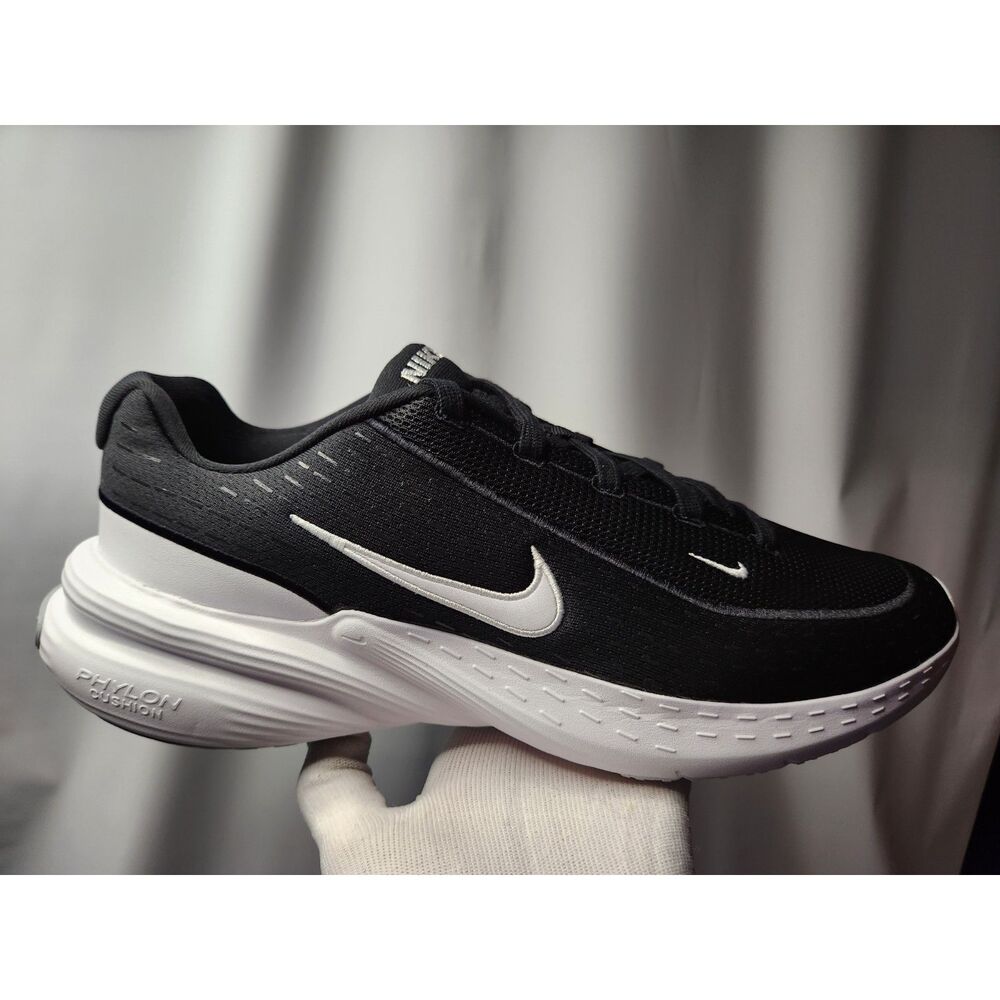 Nike UpLift SC Men's Size 12 Black White Lace-up Sneaker